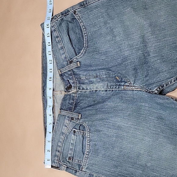 Levis 559, Size 32x32 Relaxed Straight Fit, Slight Tapered Leg Blue Jeans, GUC - Picture 3 of 13